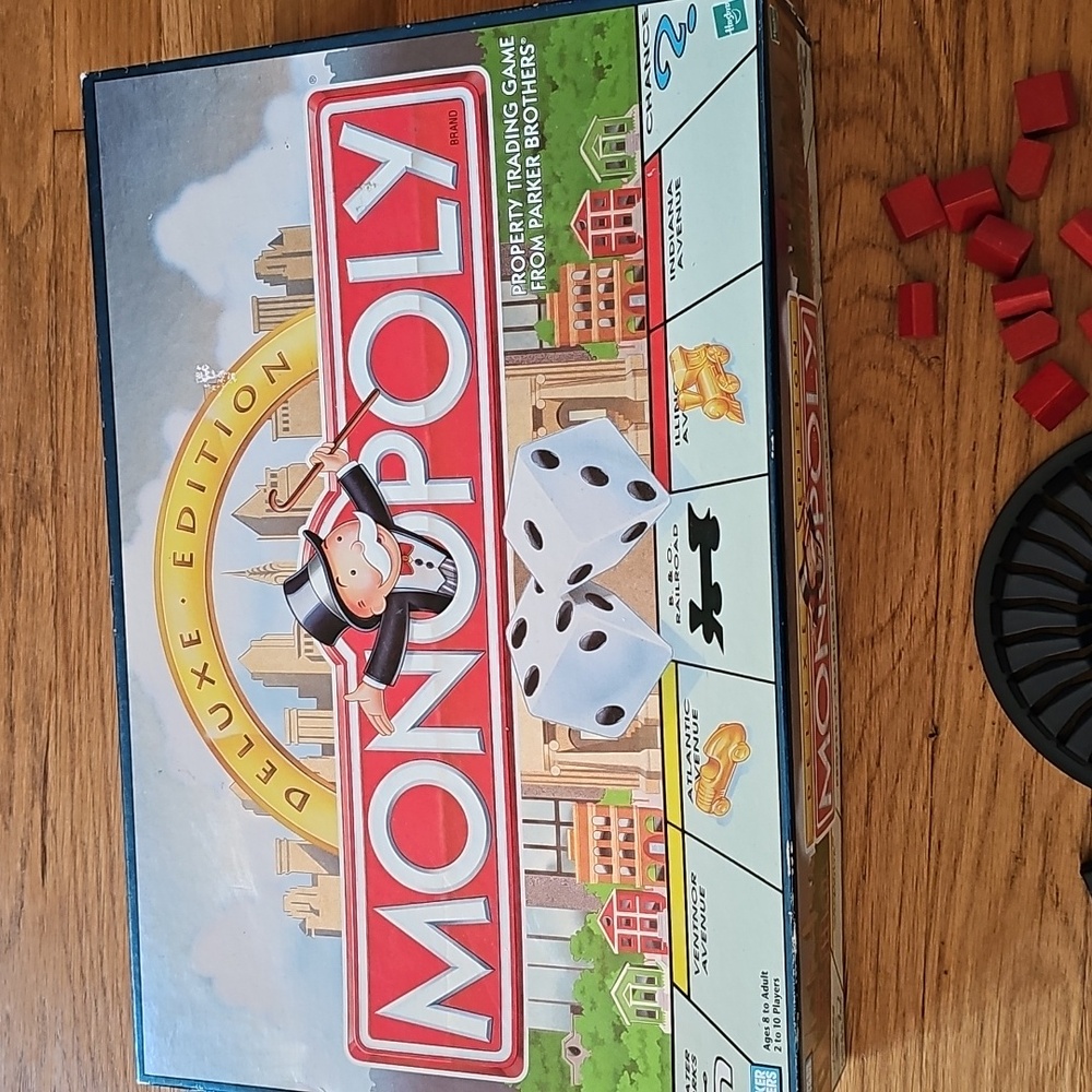 Monopoly Deluxe Edition Board Game 1998 - Picture 3 of 11